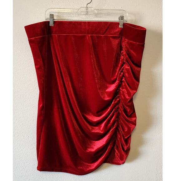 Torrid At The Knee Velvet Cinched Bodycon Skirt Jester Red 3X NWOT - Picture 3 of 10